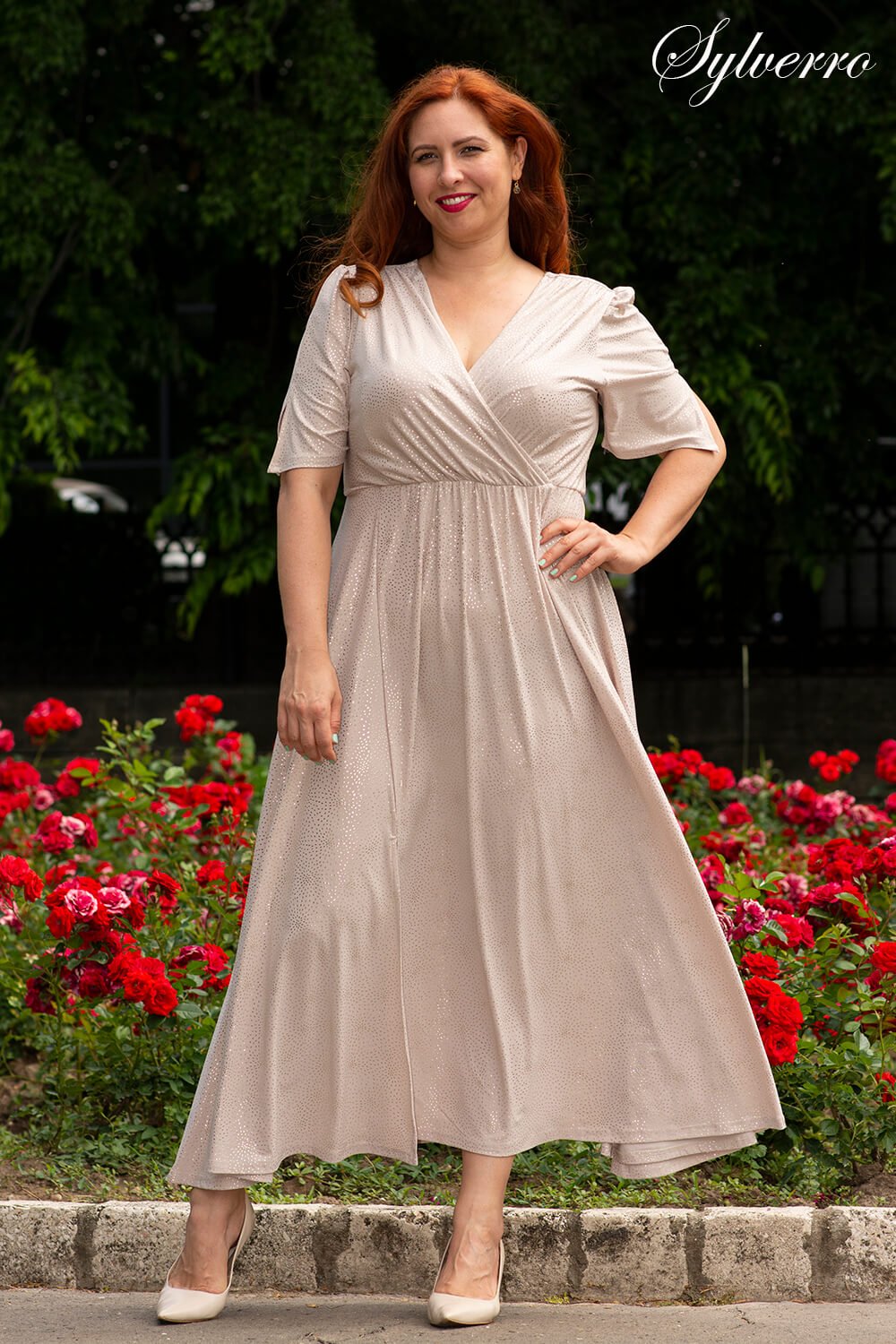 Dzsenet Kleid